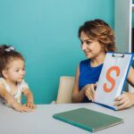 طفلك تعلم الإنجليزية ولا يستطيع التحدث بها !؟ إليك الحل